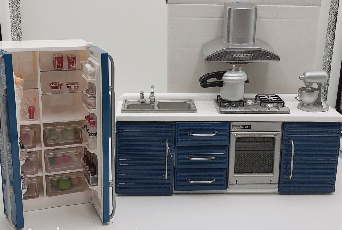 1:12 Miniature Wooden Kitchen Furniture Set