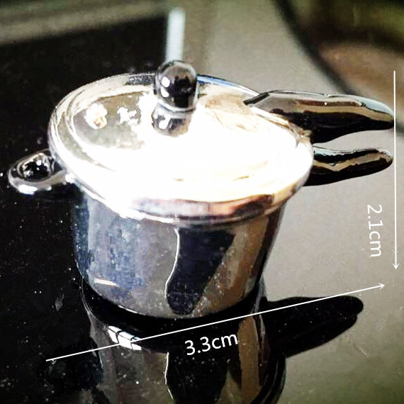 1:12 Miniature Glossy Black Lidded Casserole