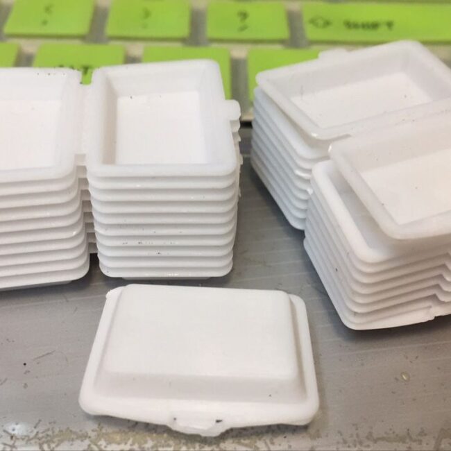 1:12 Miniature White Takeout Clamshell Boxes