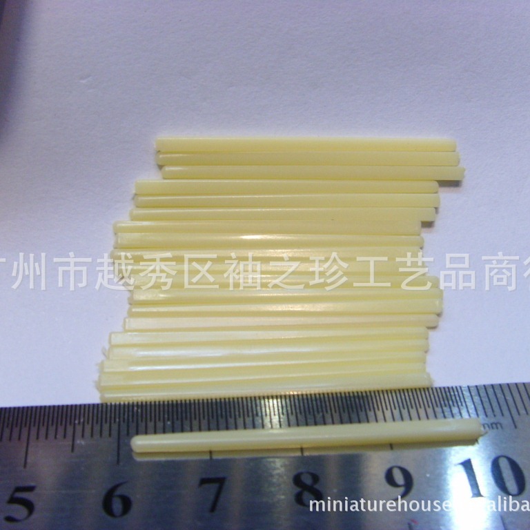 1:12 Miniature Black and Ivory Chopsticks Set