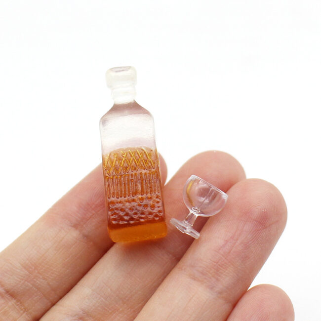1:12 Miniature Whiskey Bottle and Glass Bar Set