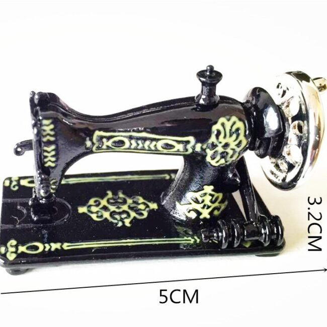 1:12 Miniature Vintage Black Sewing Machine