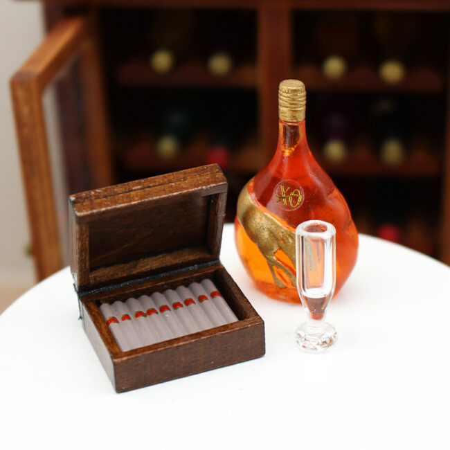 1:12 Miniature Wooden Cigar Box for Dollhouse
